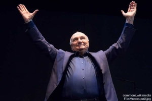 Лучше маленький доллар, чем большое спасибо. Михаил Жванецкий